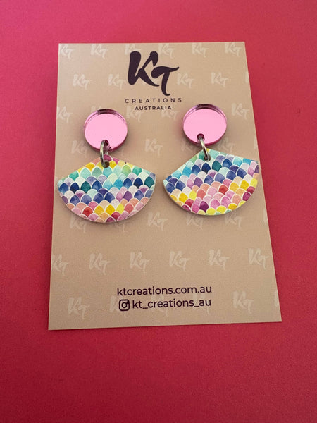 Mini Watercolour rainbow Acrylic dangles KTMW 💚