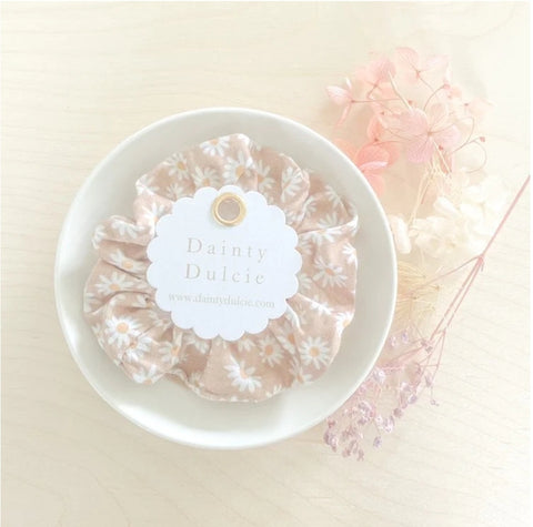 Dainty Dulcie Mini Scrunchie Marguerite 2025 DSM