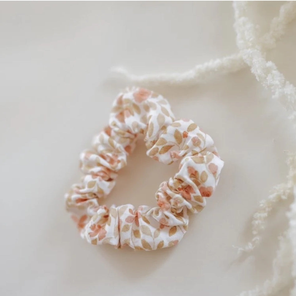 Dainty Dulcie Mini Scrunchie Gretel 2025 DSG