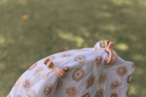 Lions Muslin Wrap & Latte Pram Clips Set LWS