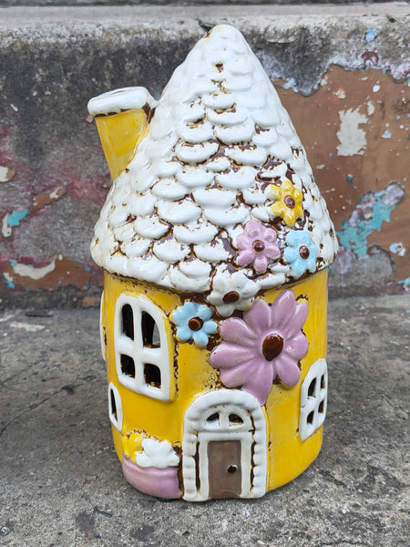 Tealight Town - Ceramic yellow Daisy Cottage YDC