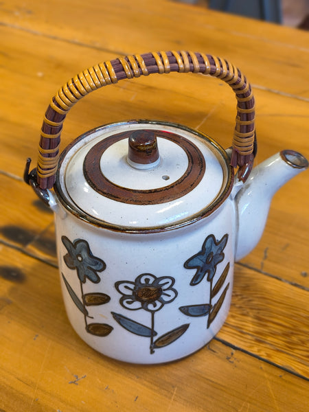 Teapot with Bamboo/wicker handle JVSP