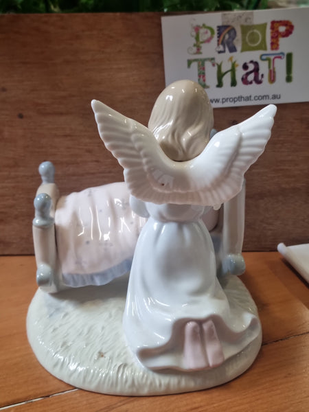 The Leonardo Collection ASSORTED FIGURINES ANGEL BED JJLR (isr) 💚