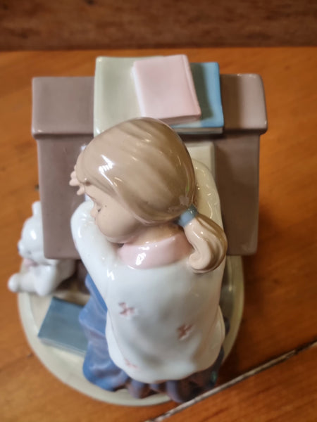 The Leonardo Collection ASSORTED FIGURINES DESK JJLR (isr) 💚