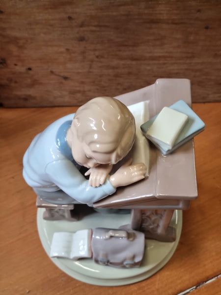 The Leonardo Collection ASSORTED FIGURINES DESK JJLR (isr) 💚