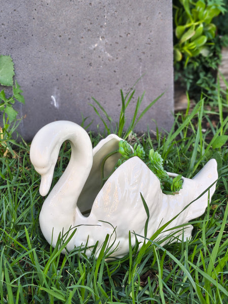 Ceramic Swan Vase MSVP