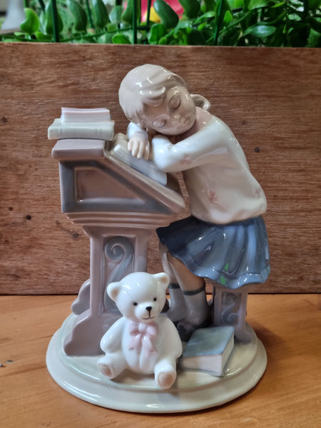 The Leonardo Collection ASSORTED FIGURINES DESK JJLR (isr) 💚