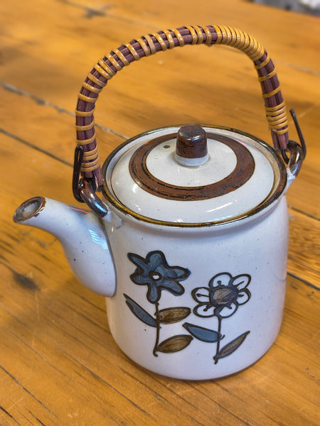 Teapot with Bamboo/wicker handle JVSP