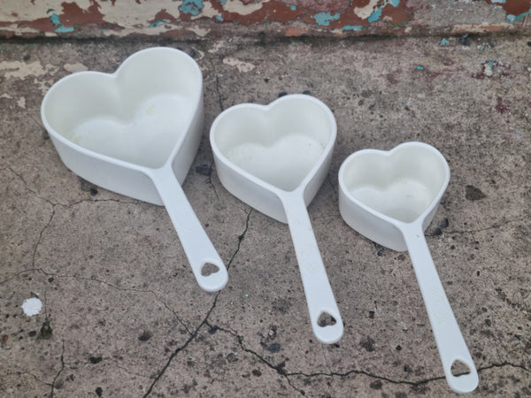 Set of Heart Measuring Cups MNHC