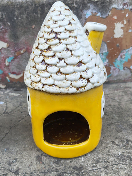 Tealight Town - Ceramic yellow Daisy Cottage YDC