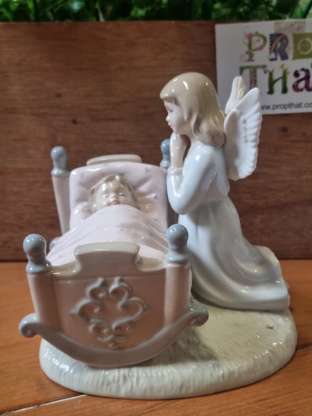 The Leonardo Collection ASSORTED FIGURINES ANGEL BED JJLR (isr) 💚